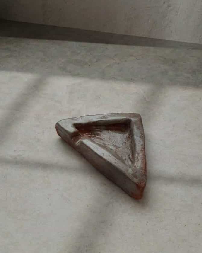 زیر سیگاری مثلث