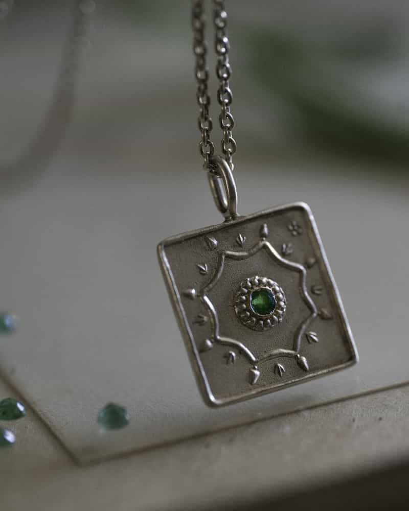 گردنبند زمردی